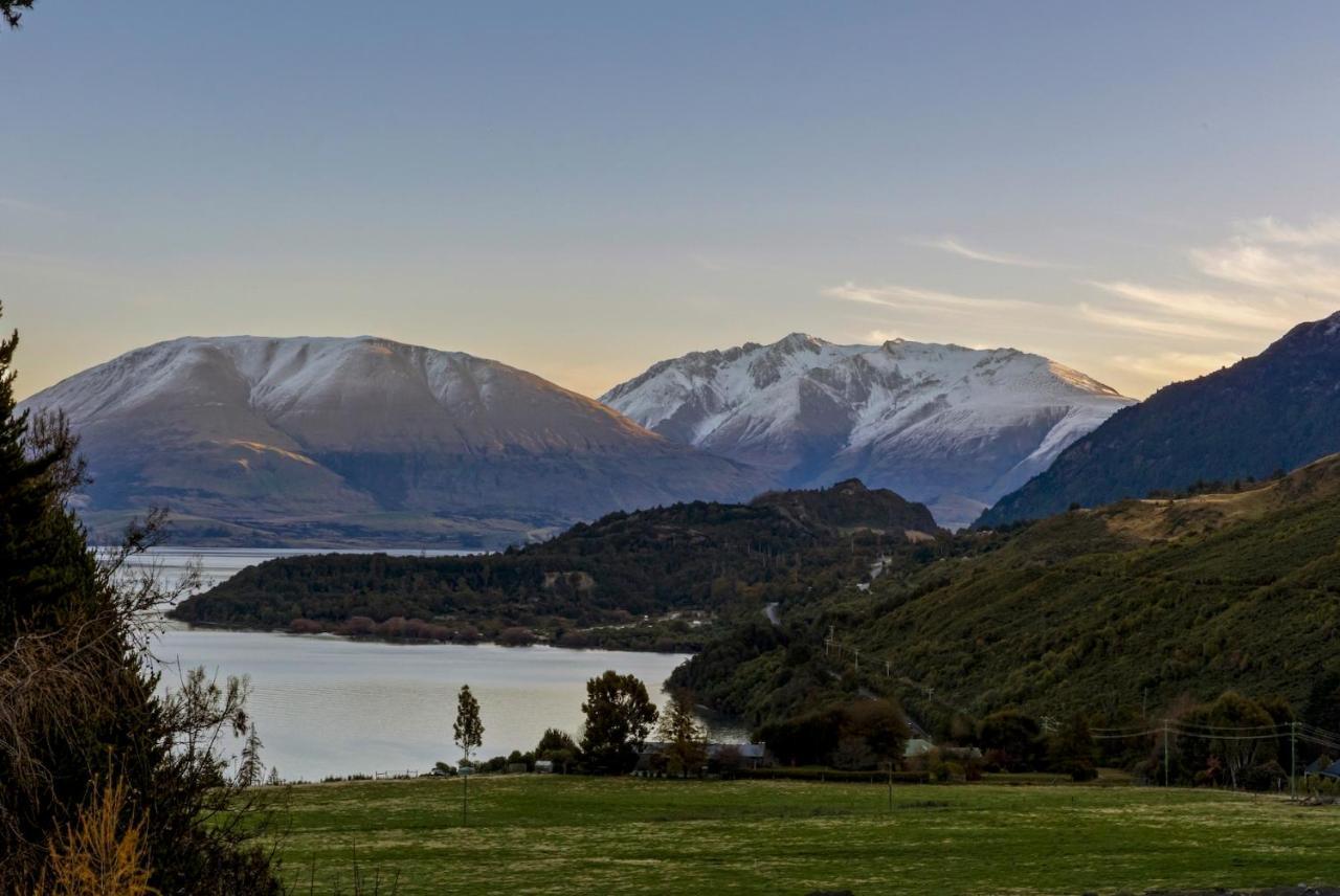 Kereru Cottage, Cosy Log Cabin, Serene Lake & Mountain Views Queenstown Dış mekan fotoğraf