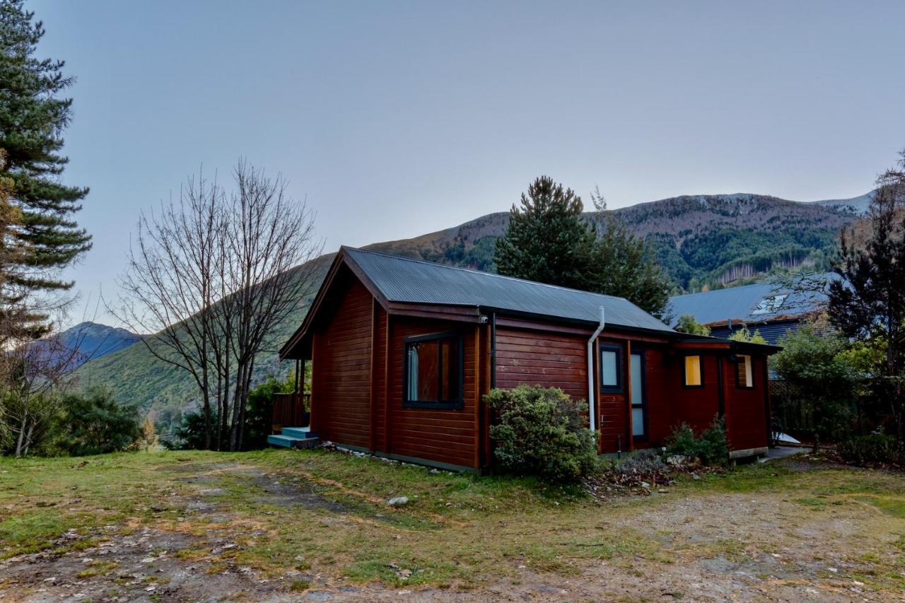 Kereru Cottage, Cosy Log Cabin, Serene Lake & Mountain Views Queenstown Dış mekan fotoğraf