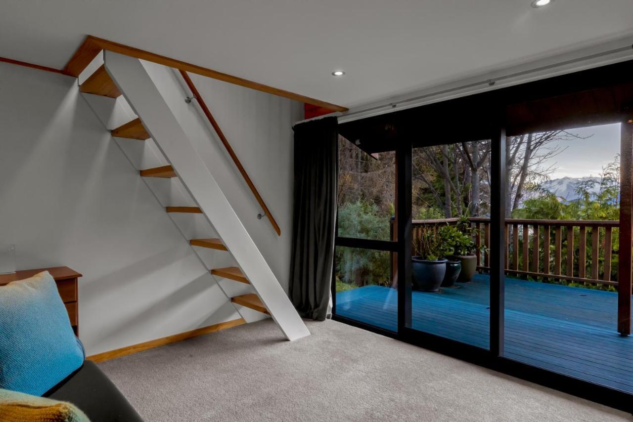 Kereru Cottage, Cosy Log Cabin, Serene Lake & Mountain Views Queenstown Dış mekan fotoğraf