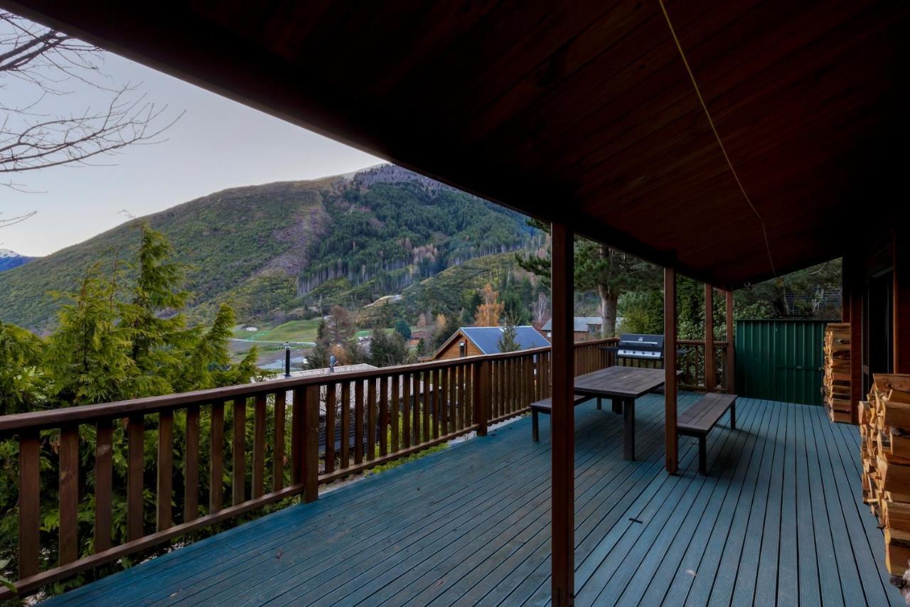 Kereru Cottage, Cosy Log Cabin, Serene Lake & Mountain Views Queenstown Dış mekan fotoğraf