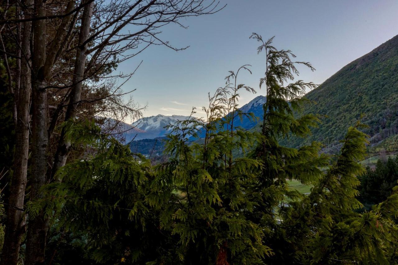 Kereru Cottage, Cosy Log Cabin, Serene Lake & Mountain Views Queenstown Dış mekan fotoğraf