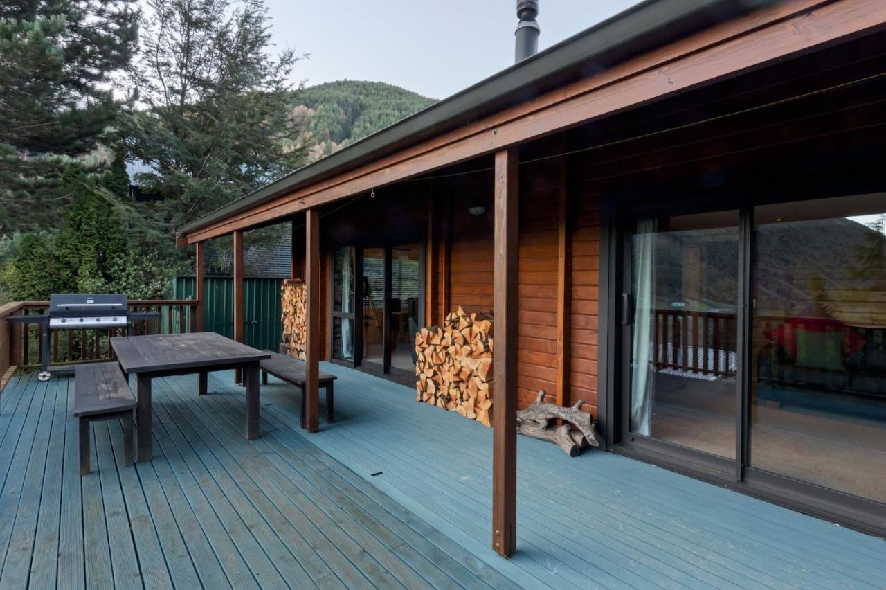 Kereru Cottage, Cosy Log Cabin, Serene Lake & Mountain Views Queenstown Dış mekan fotoğraf
